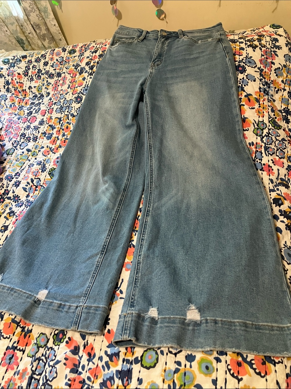 Ava Lane Botique Women's Wide Leg Flare Jeans in Medium Blue Wash